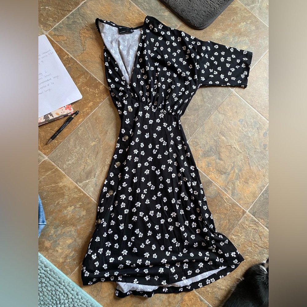 asos black daisy dress